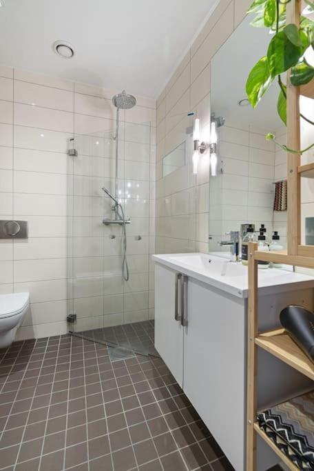 Modern 2Bed Room Sea View Apartment @ Oslo Barcode 외부 사진