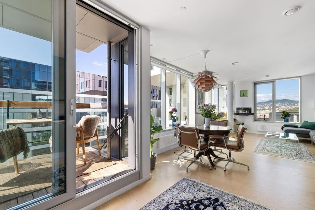 Modern 2Bed Room Sea View Apartment @ Oslo Barcode 외부 사진