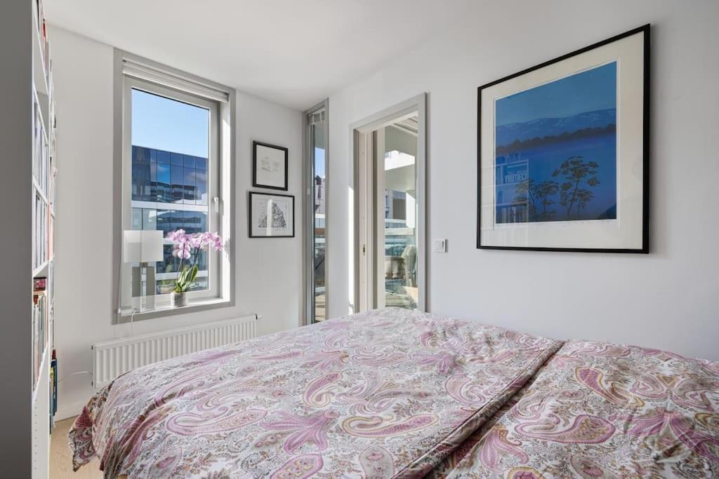 Modern 2Bed Room Sea View Apartment @ Oslo Barcode 외부 사진