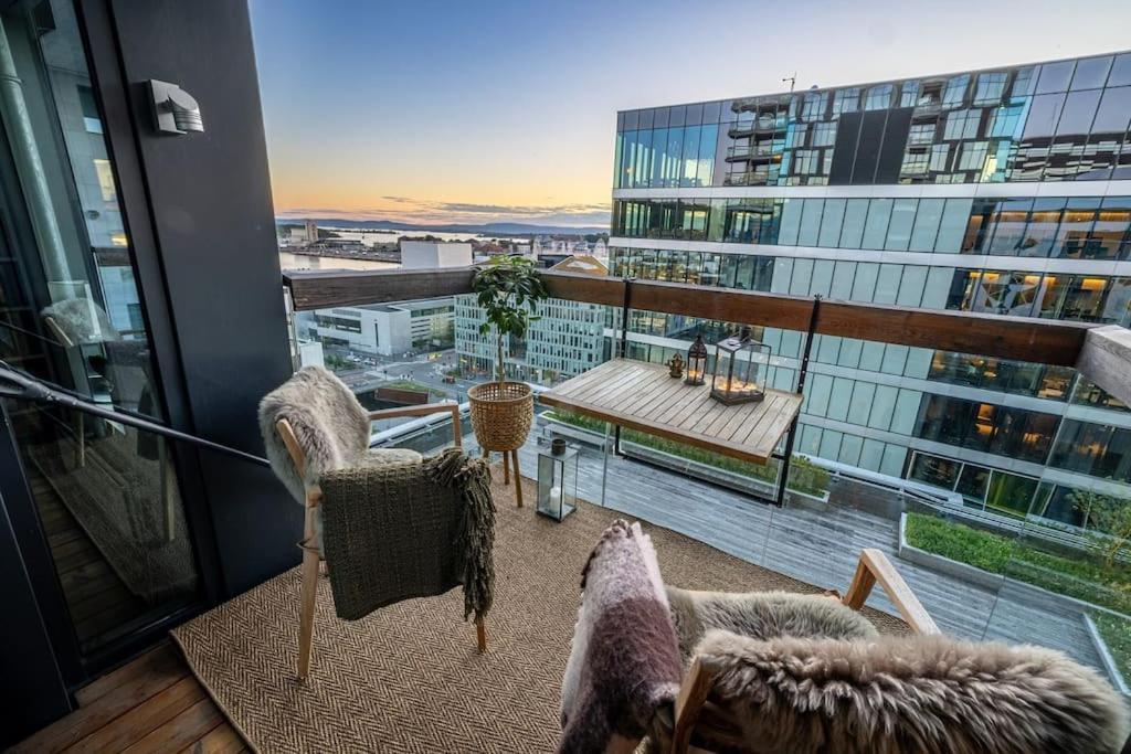 Modern 2Bed Room Sea View Apartment @ Oslo Barcode 외부 사진