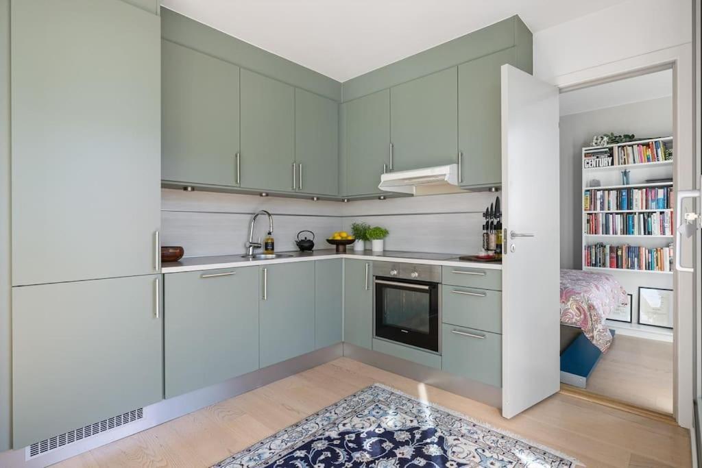 Modern 2Bed Room Sea View Apartment @ Oslo Barcode 외부 사진
