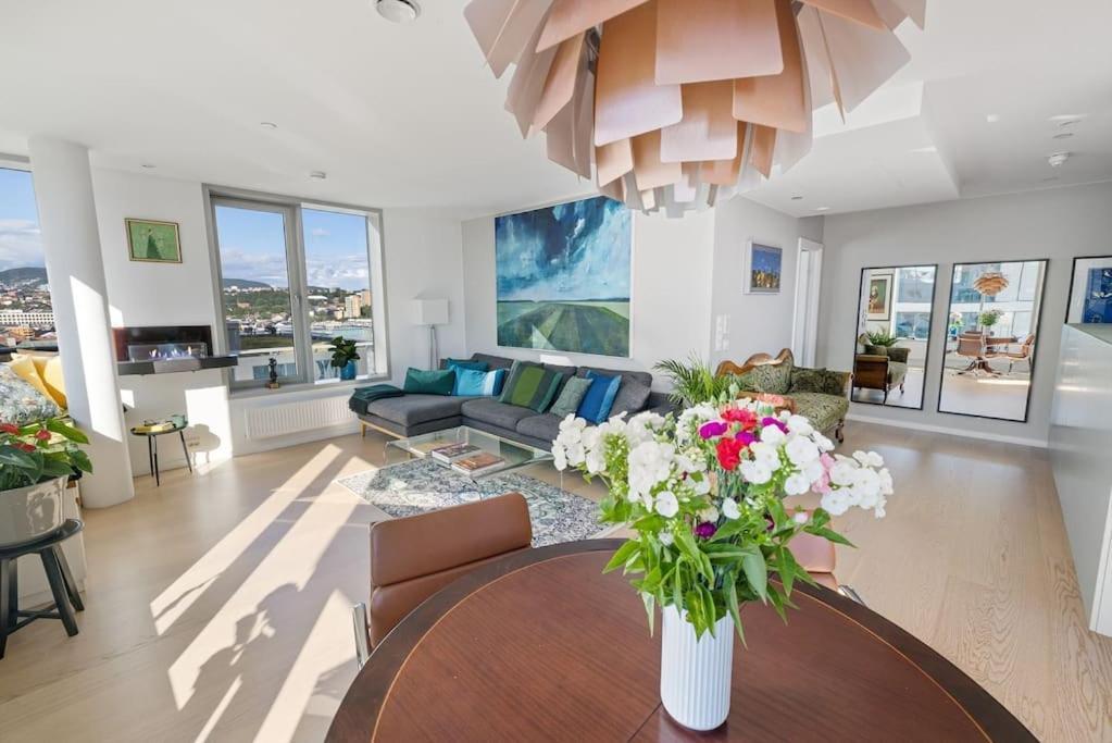 Modern 2Bed Room Sea View Apartment @ Oslo Barcode 외부 사진
