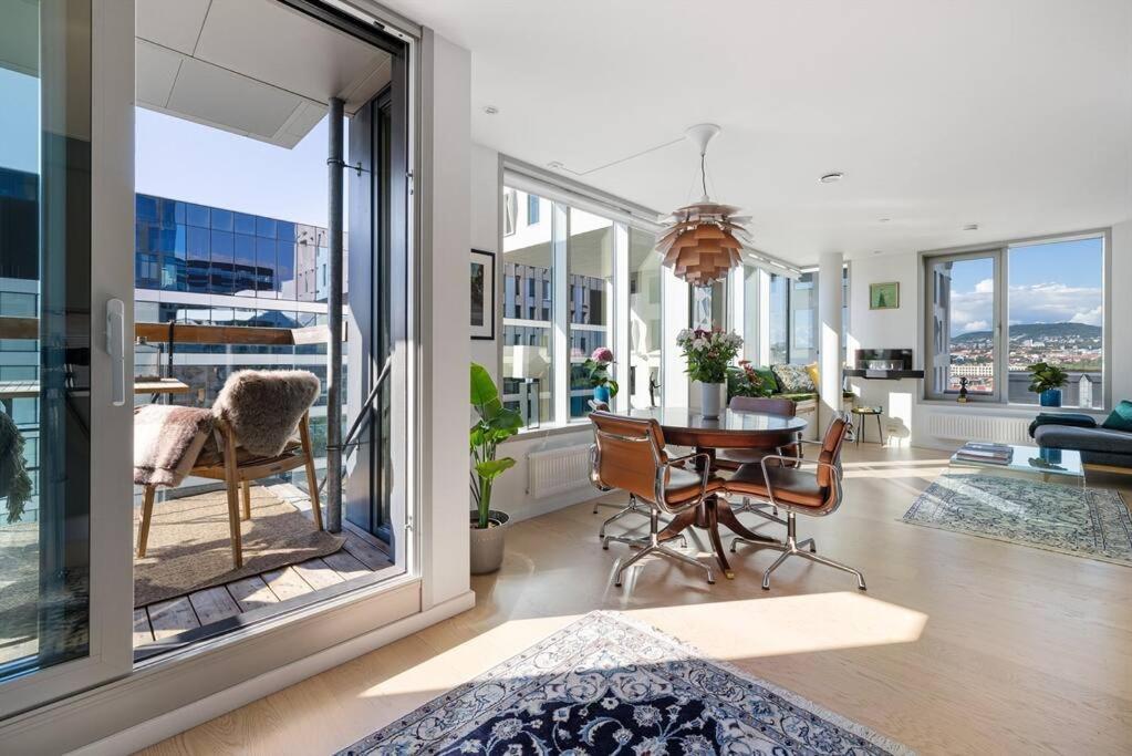 Modern 2Bed Room Sea View Apartment @ Oslo Barcode 외부 사진